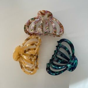 pack of 3 Anthropologie hair clips - medium size